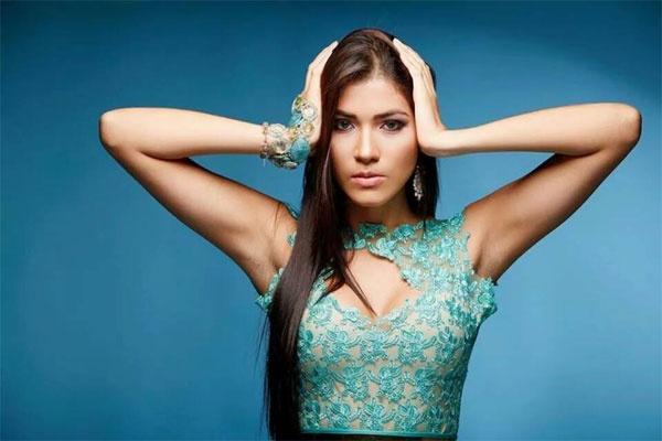 Hoa hau Nicaragua qua doi o tuoi 22 hinh anh