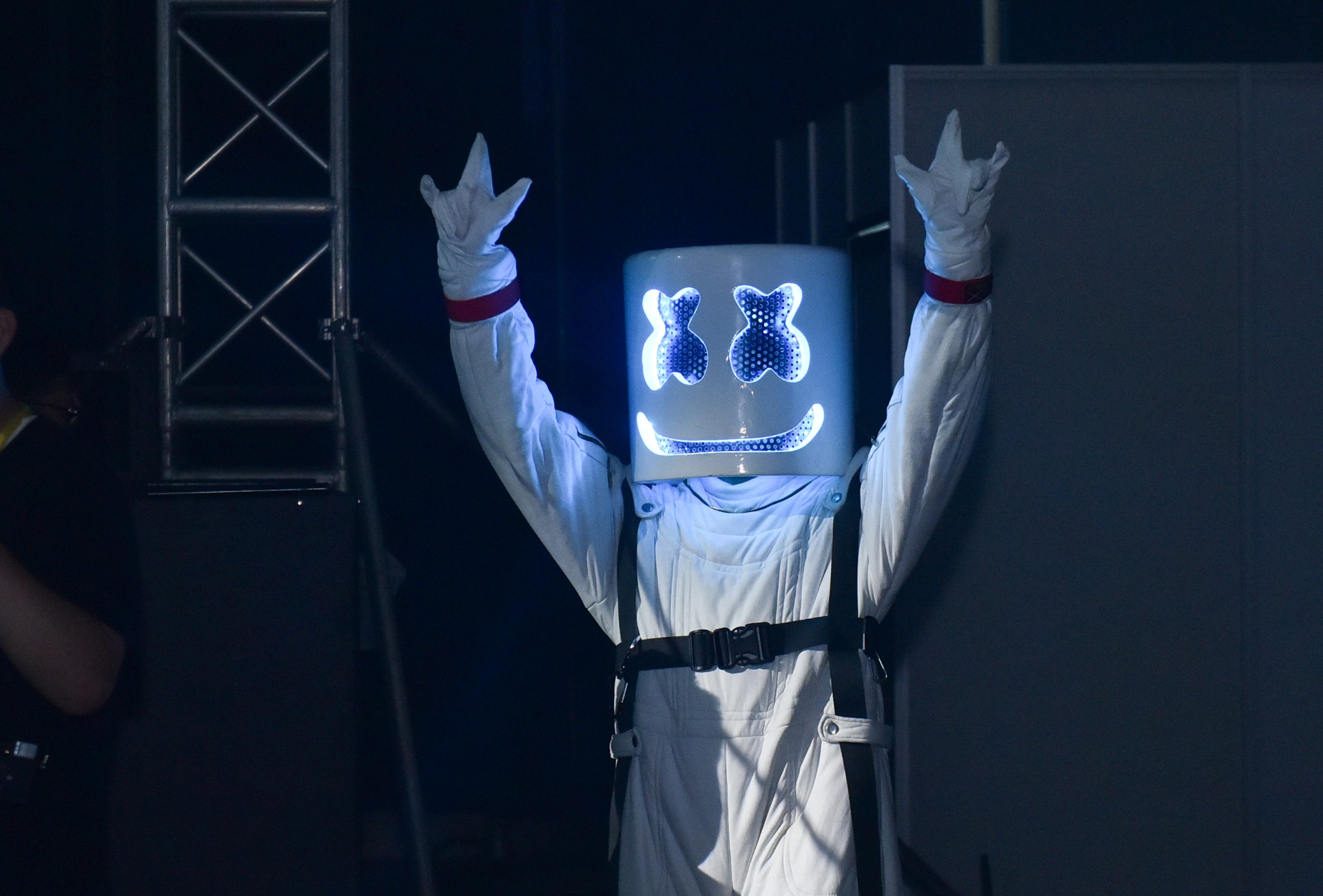 DJ Marshmello den Viet Nam anh 2