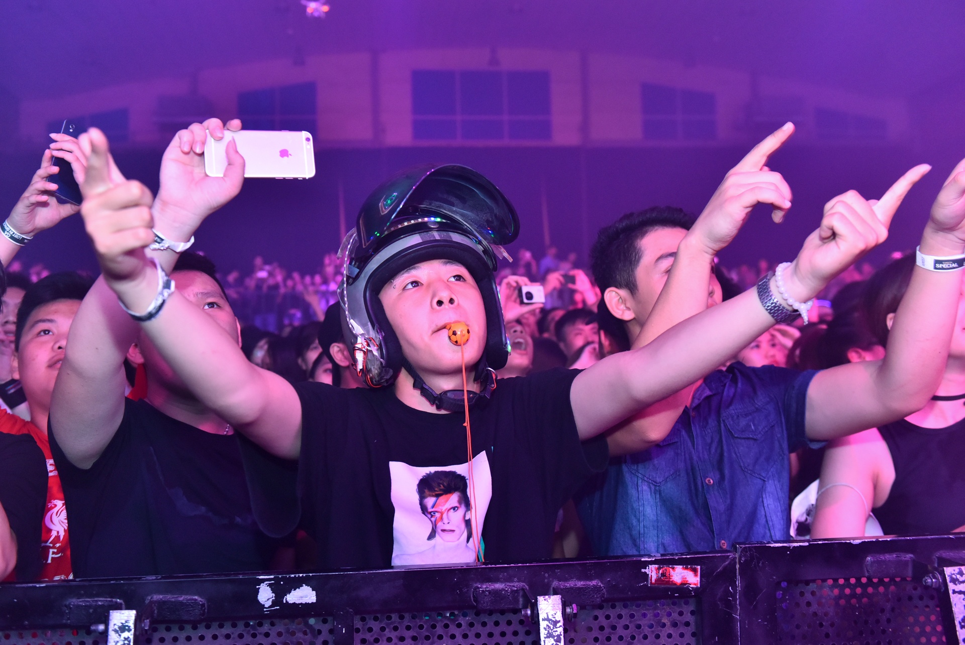 DJ Marshmello den Viet Nam anh 10