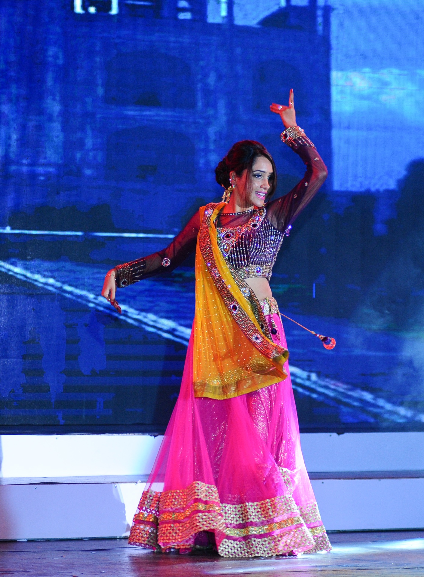 Chong co dau 8 tuoi hon khan gia Viet anh 10