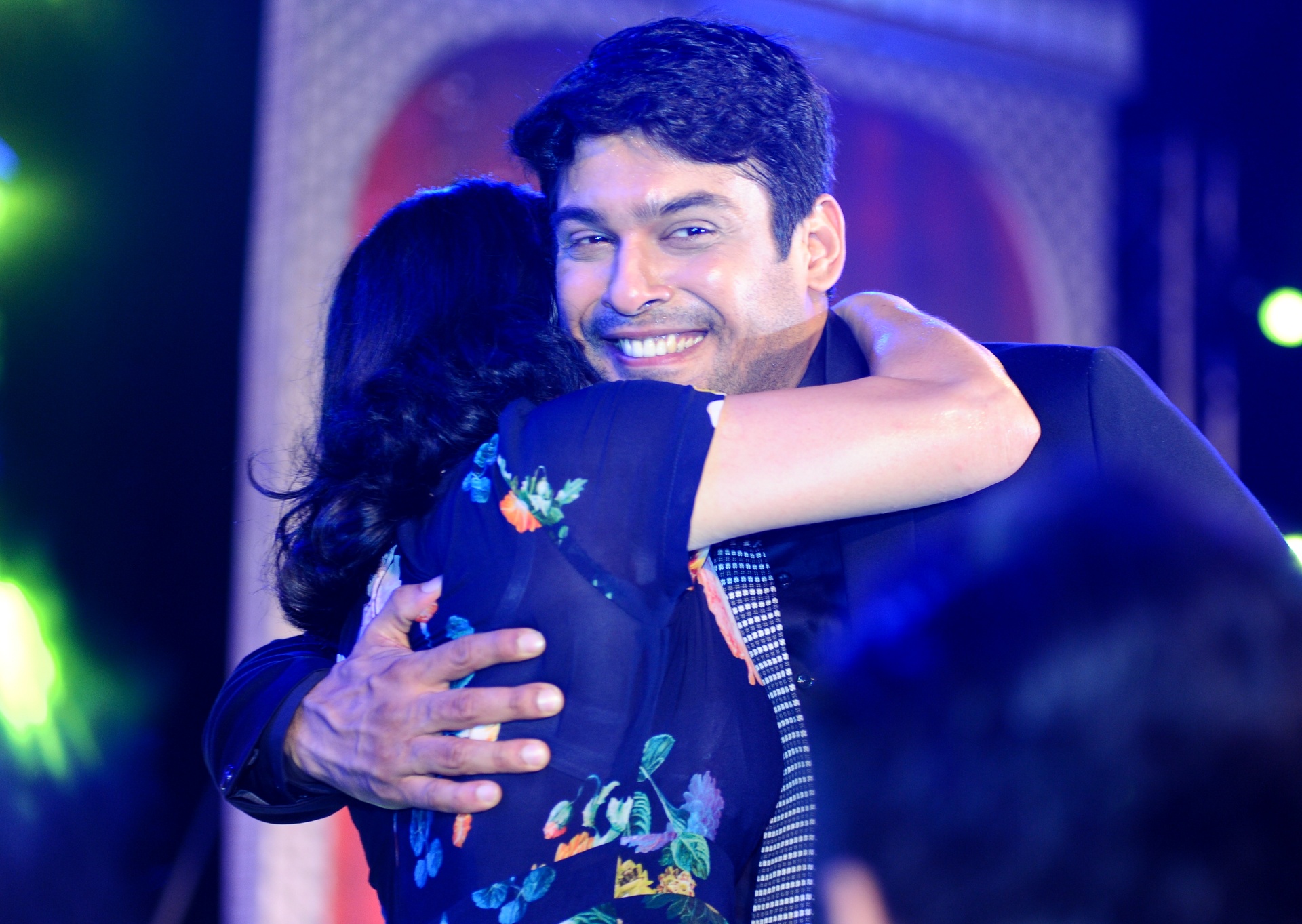 Chong co dau 8 tuoi hon khan gia Viet anh 4