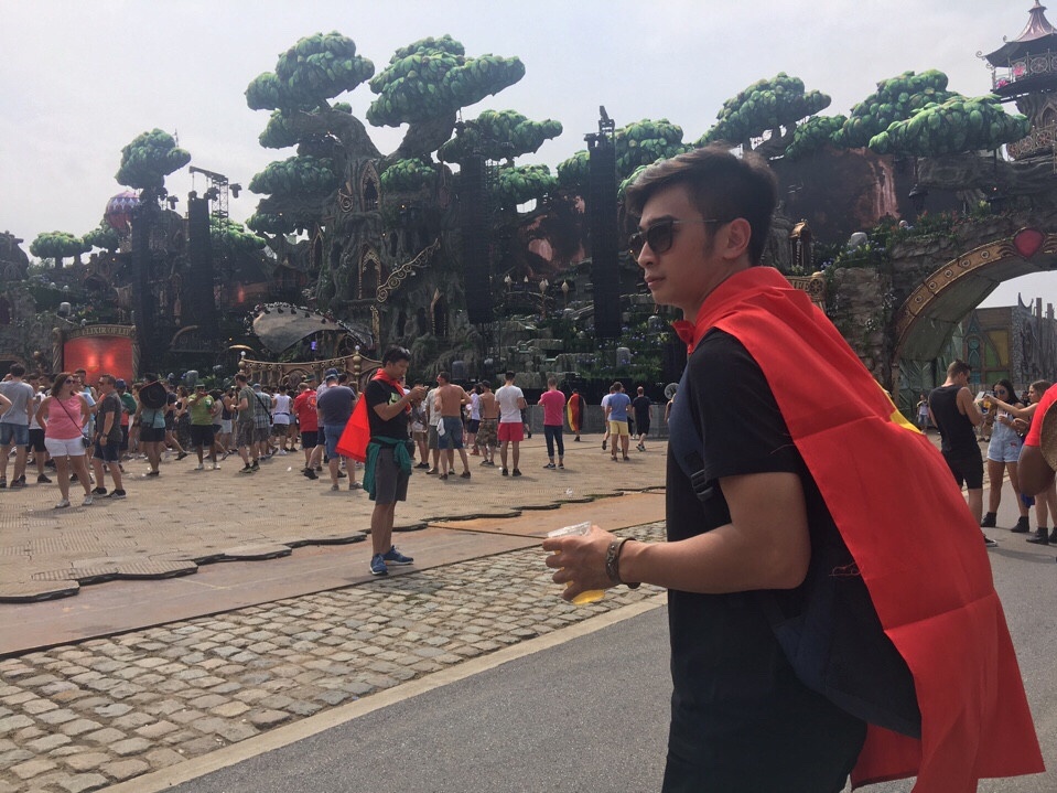 Slimv co mat tai Tomorrow Land anh 3