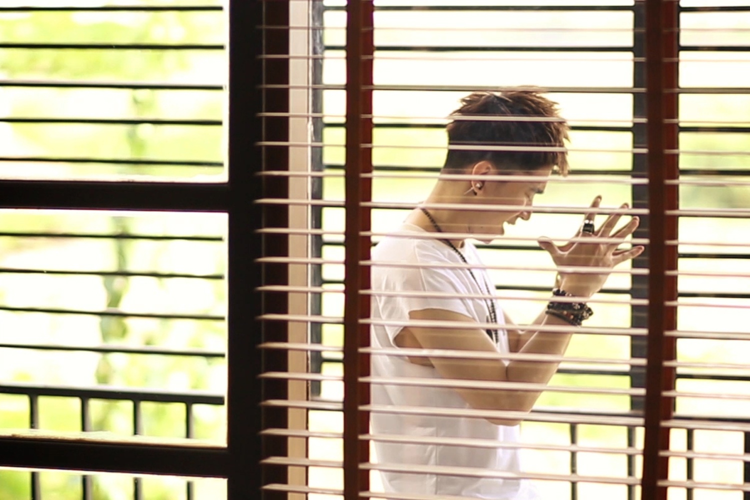 Hôm nay 23/6, Chi Dân tiếp tục giới thiệu đến với khán giả ca khúc mới nhất của mình mang tên 