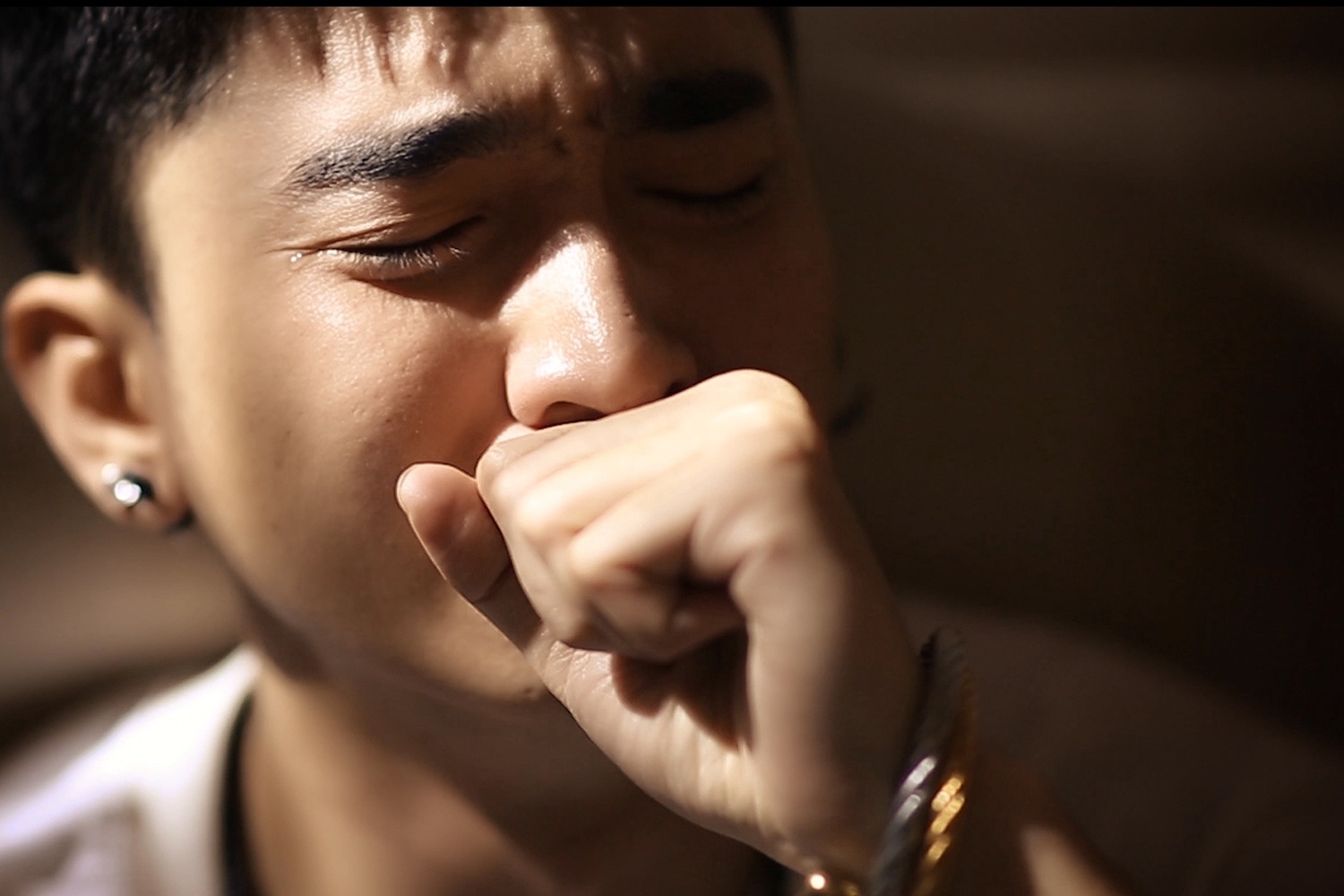 Nói về cái kết khá bi thảm trong MV, Chi Dân cho biết thêm: 