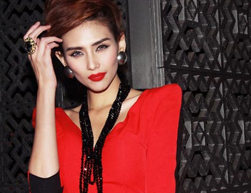 Sao Viet khon don voi tin don dap da hinh anh