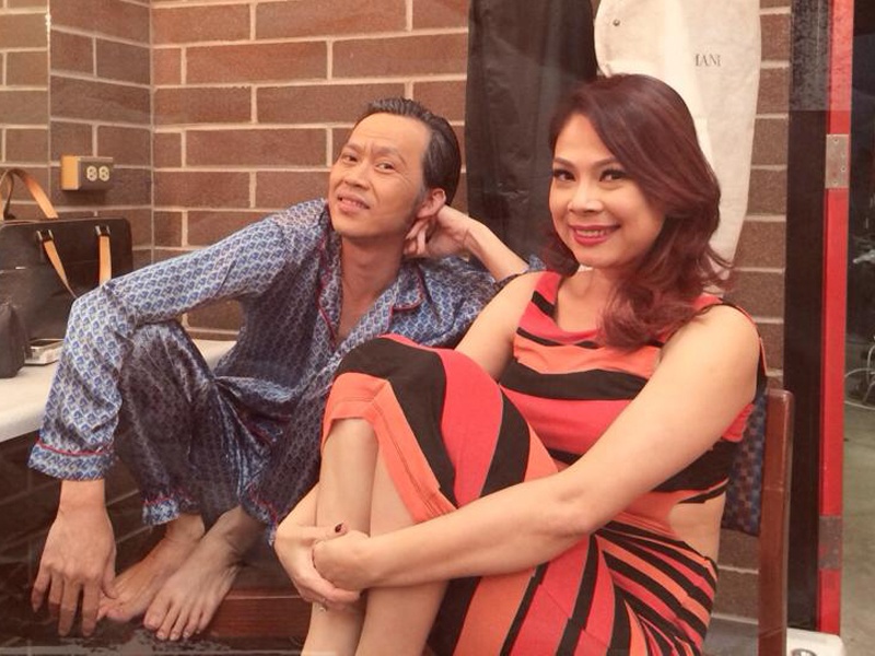 Hoai Linh mac pyjama binh dan di dien tai My hinh anh