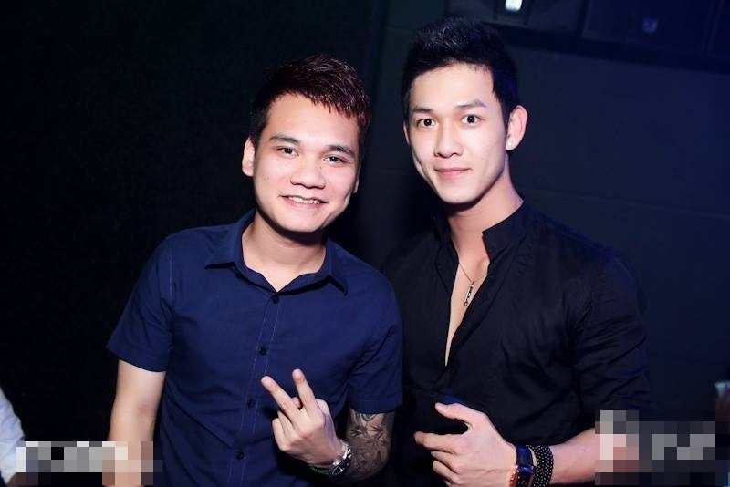 Khắc Việt và học trò Song Luân.