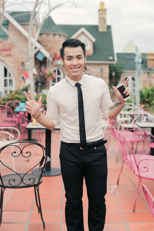 MV này vừa là một món quà dành tặng cho khán giả, vừa là một món quà mà Akira tự dành cho chính mình. 