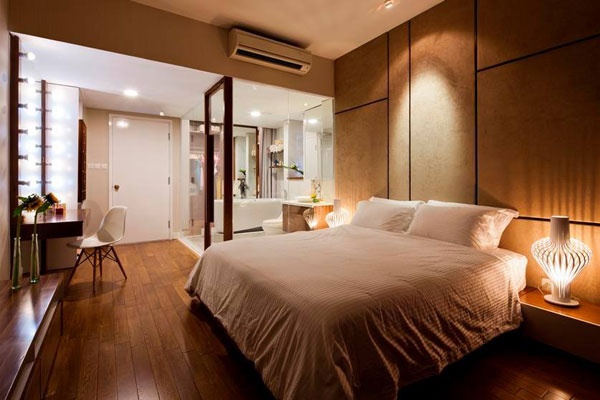 Ngọc Thạch từng khiến người hâm mộ suýt xoa bởi vẻ xa hoa, sành điệu của gian phòng ngủ mà vợ chồng cô sở hữu. Căn phòng của Ngọc Thạch khá rộng với bộ nội thất được sắp đặt hiện đại