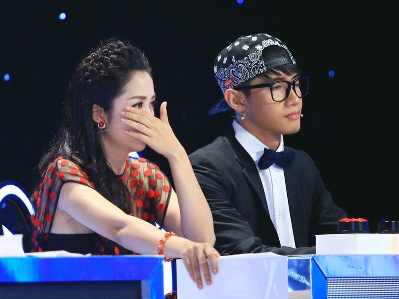 Oc Thanh Van bat khoc vi thi sinh mo coi me hinh anh