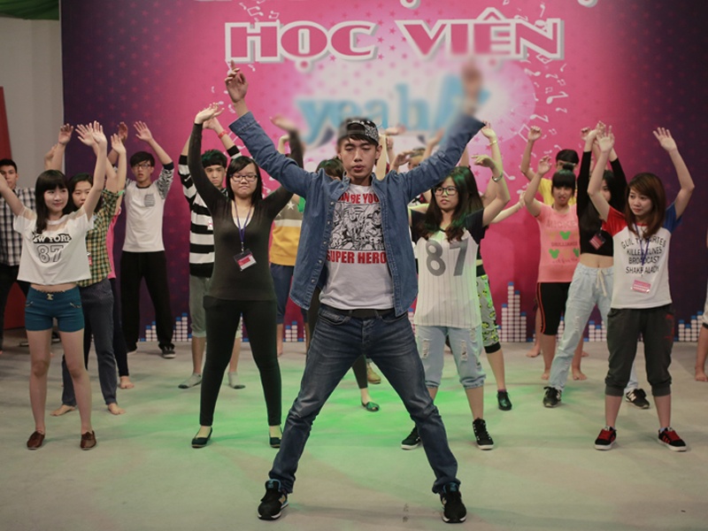 Những động tác vũ đạo trong ca khúc này cũng chính do Quang Đăng lên ý tưởng và dàn dựng riêng cho Sơn Tùng M-TP.