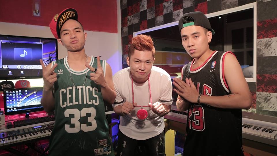 Chia sẻ về ca khúc này, Bảo Kun cho biết: “Tuy đây là ca khúc kiểu bình mới rượu cũ, giai điệu ca khúc đã quá quen tai với khán giả nhưng tôi tin rằng khán giả một lần nữa sẽ lại đón nhận nó. Với cách hát khác và trẻ trung hơn, tôi hy vọng nó sẽ còn hot hơn ca khúc cũ.”