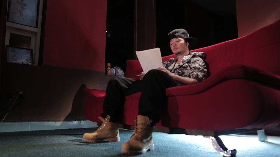 Nhân vật thứ 2 cũng đang được cộng đồng mạng chú ý là chàng rapper cùng song ca với Bảo Kun trong ca khúc này: rapper Hà Lê. Hà Lê được biết đến là giám khảo chương trình Bước nhảy hoàn vũ nhí và cũng là thí sinh cuộc thi 