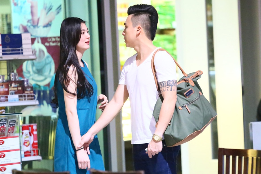 Ban gai Tien Dung lan dau xuat hien sau scandal voi Hai Bang hinh anh