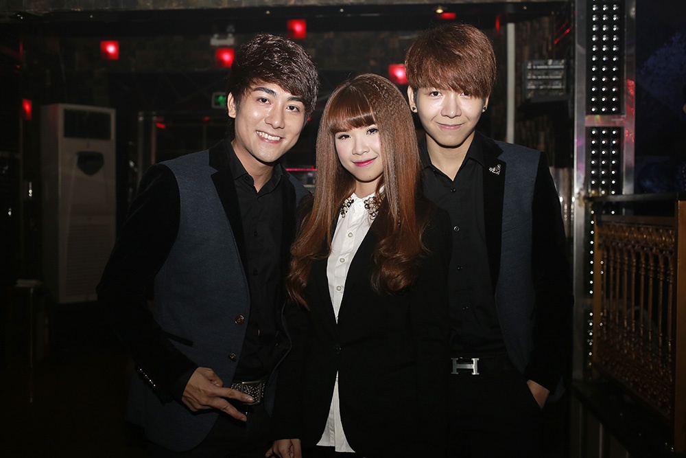 Khoi My ket hop cung nguoi yeu tin don trong 'Con bao Vstar' hinh anh