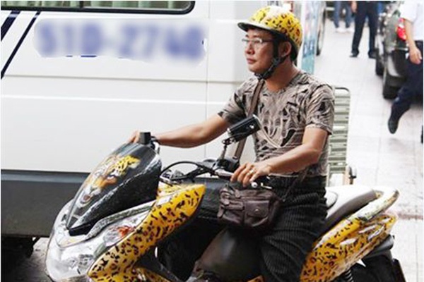 Nhung chiec xe may doc co gia mem cua sao Viet hinh anh