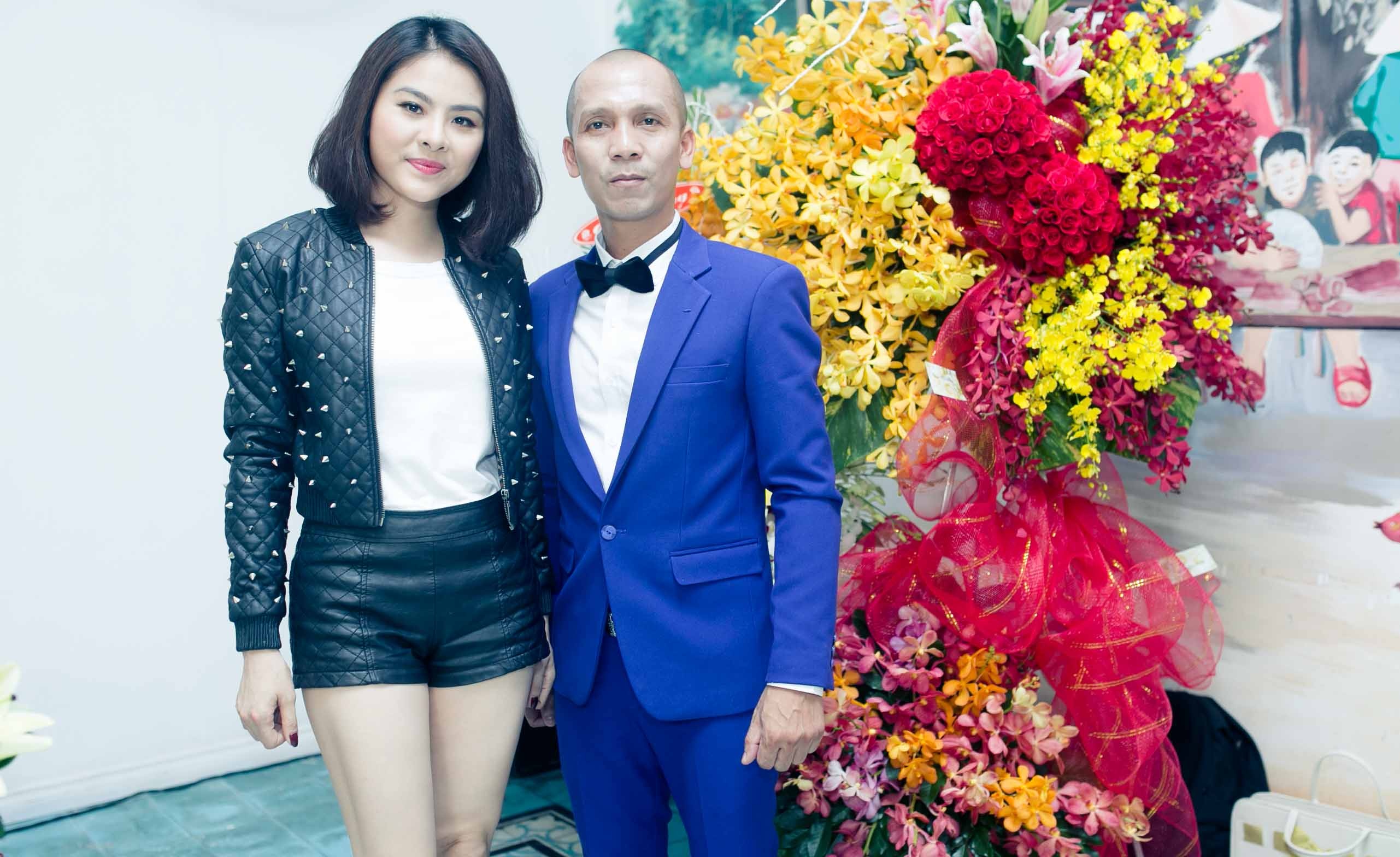 Van Trang dien quan short ngan di du tiec hinh anh