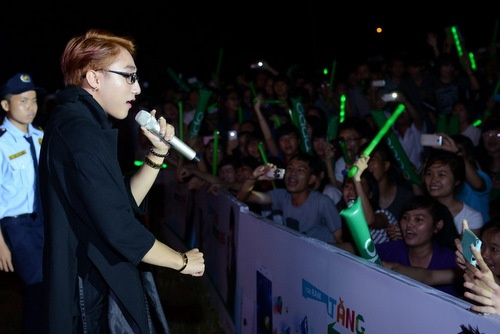 Son Tung M-TP trinh dien Em cua ngay hom qua hinh anh