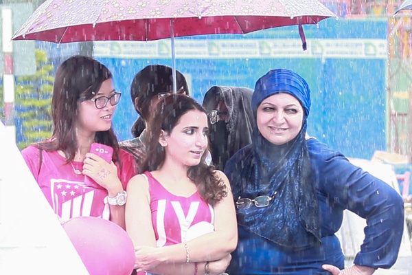 Fan Viet cung fan Tay doi mua don JYJ o san bay hinh anh