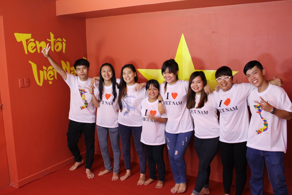 MV Ten toi Viet Nam hinh anh