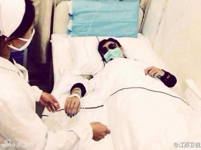 Truong Ba Chi nhap vien khi Ta Dinh Phong tai hop tinh cu hinh anh