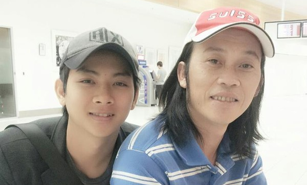 Sao Viet tu hao ve kha nang ca hat, hoc tap cua con hinh anh