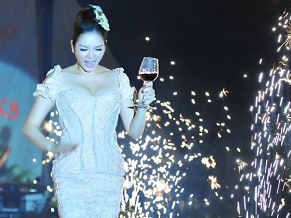 Nhung tiec sinh nhat xa xi cua sao Viet hinh anh