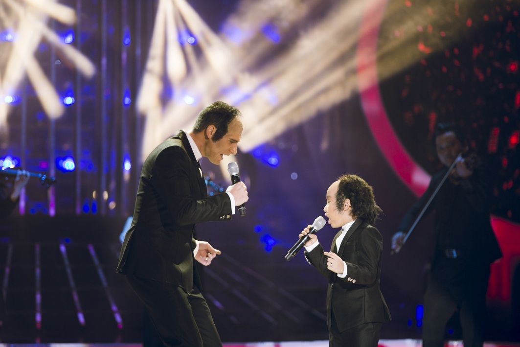 Kyo York va Uyen Thi hoa than thanh ca si Paul Anko hinh anh