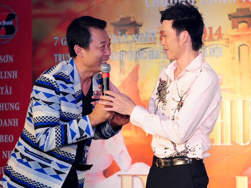 Hoai Linh giai dap tin don bat hoa voi Van Son hinh anh