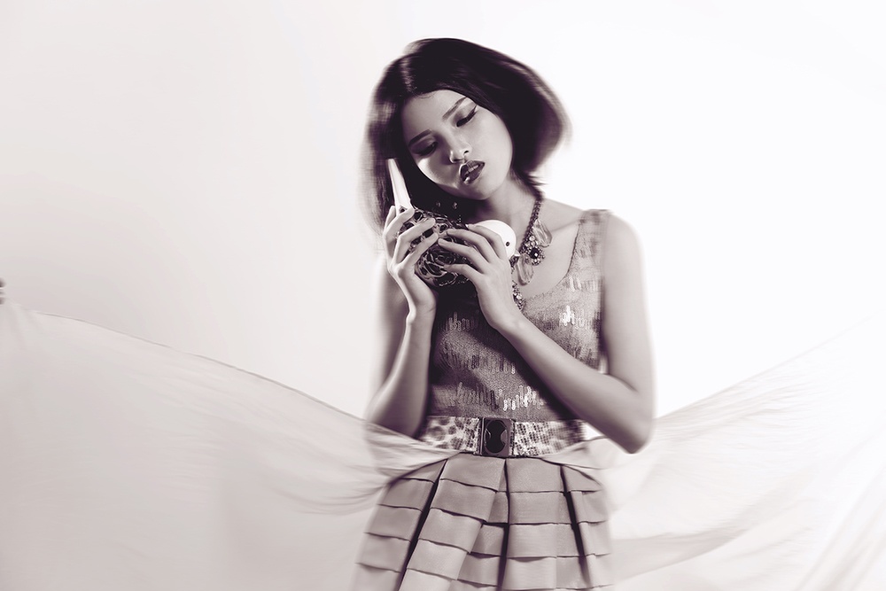 Trong thiết kế của Nguyễn Trường Duy, Chà Mi diễn tả vẻ đẹp mong manh là hiện thân của chú chim bé nhỏ xinh đẹp.