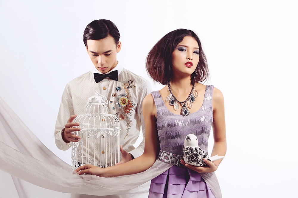 Dù được chủ nhân chăm sóc thế nào, thì những loài sinh vật có cánh vẫn muốn tung bay ra khỏi chiếc lồng sắc để tìm về bầu trời. 