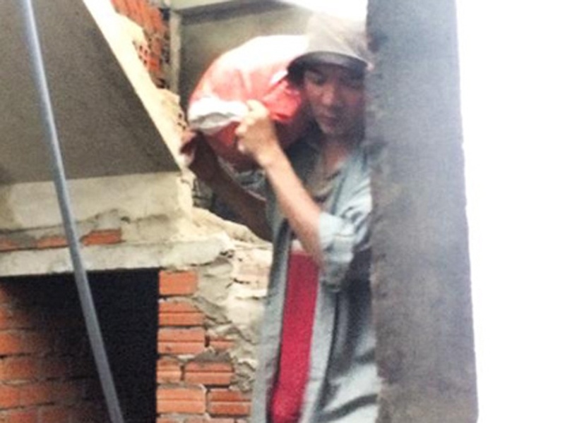 Dam Vinh Hung bi vo bo, ngung hat di lam phu ho hinh anh