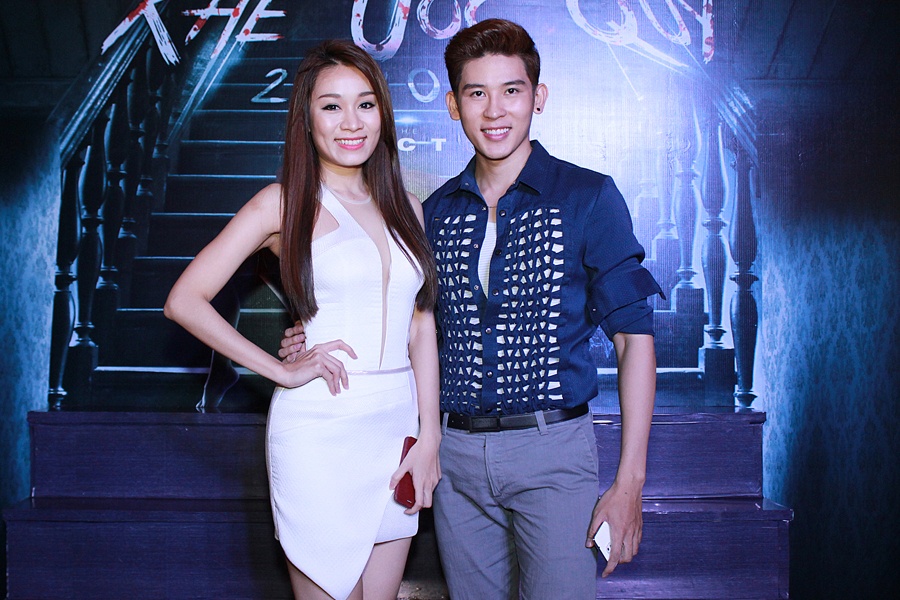 Minh Thu, Cam Lynh an van doi lap di xem phim kinh di hinh anh