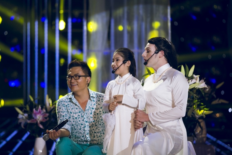 Uyen Nhi - Kyo York hoa My Linh hinh anh