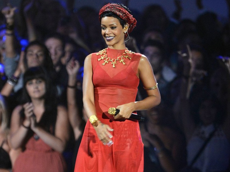 Bong dang ao dai phu song lang mot quoc te hinh anh