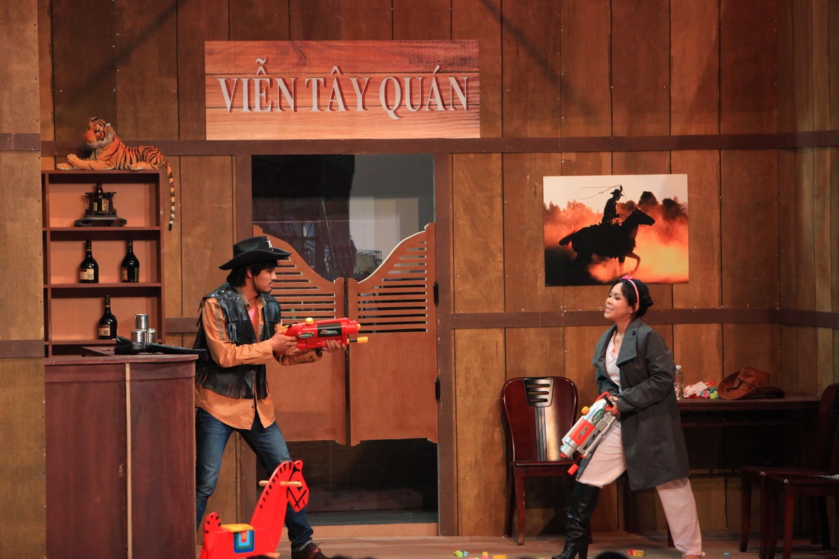 Quy Binh doi dau Viet Huong hinh anh