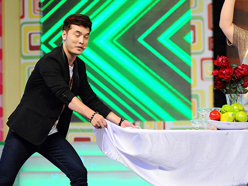 Ung Hoang Phuc tro tai ao thuat tren truyen hinh hinh anh