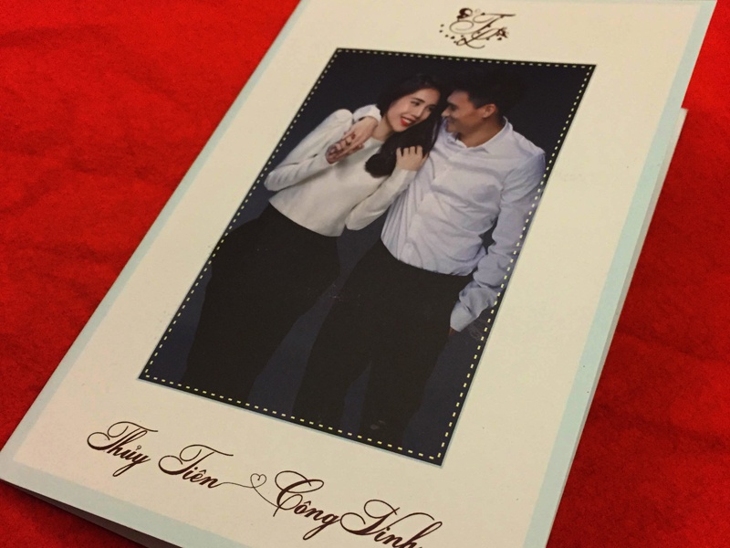 Lo thiep cuoi cua Cong Vinh va Thuy Tien hinh anh