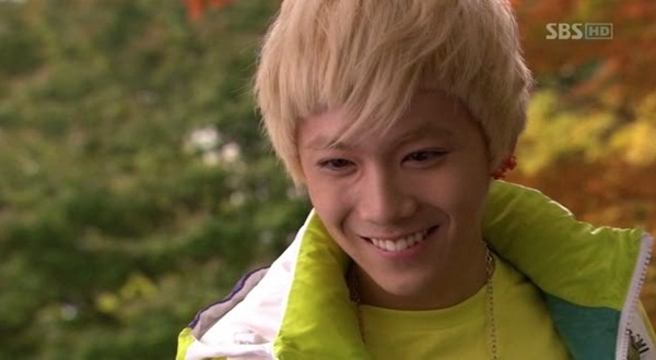 8 kieu toc xau te trong phim Han hinh anh