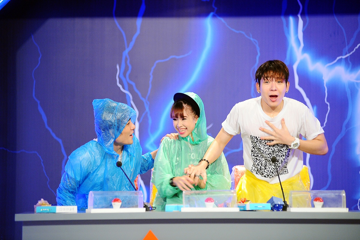 Khoi My cung nguoi yeu tin don dan ap Pho Dac Biet hinh anh