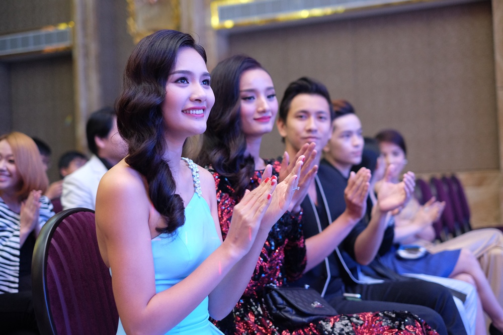 Hoa hậu Hương Giang được biết đến là một trong những bà mẹ có thân hình quyến rũ nhất showbiz Việt.