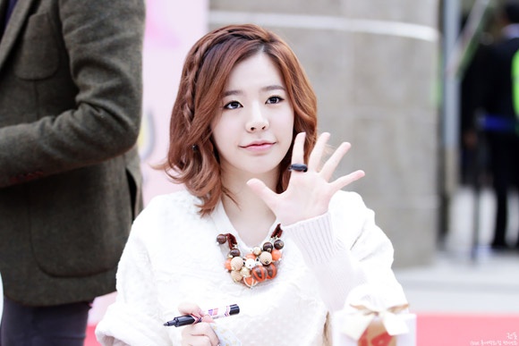 Sunny (SNSD) ca than chan chuong nam 2014 hinh anh