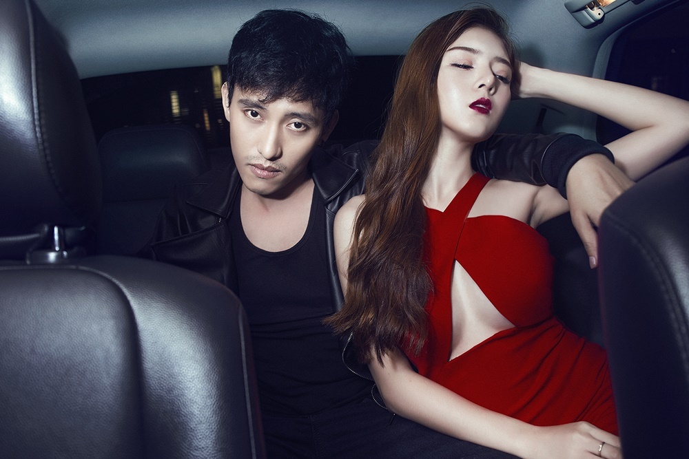 Lilly Luta goi cam ben ban dien nam dong chung phim kinh di hinh anh