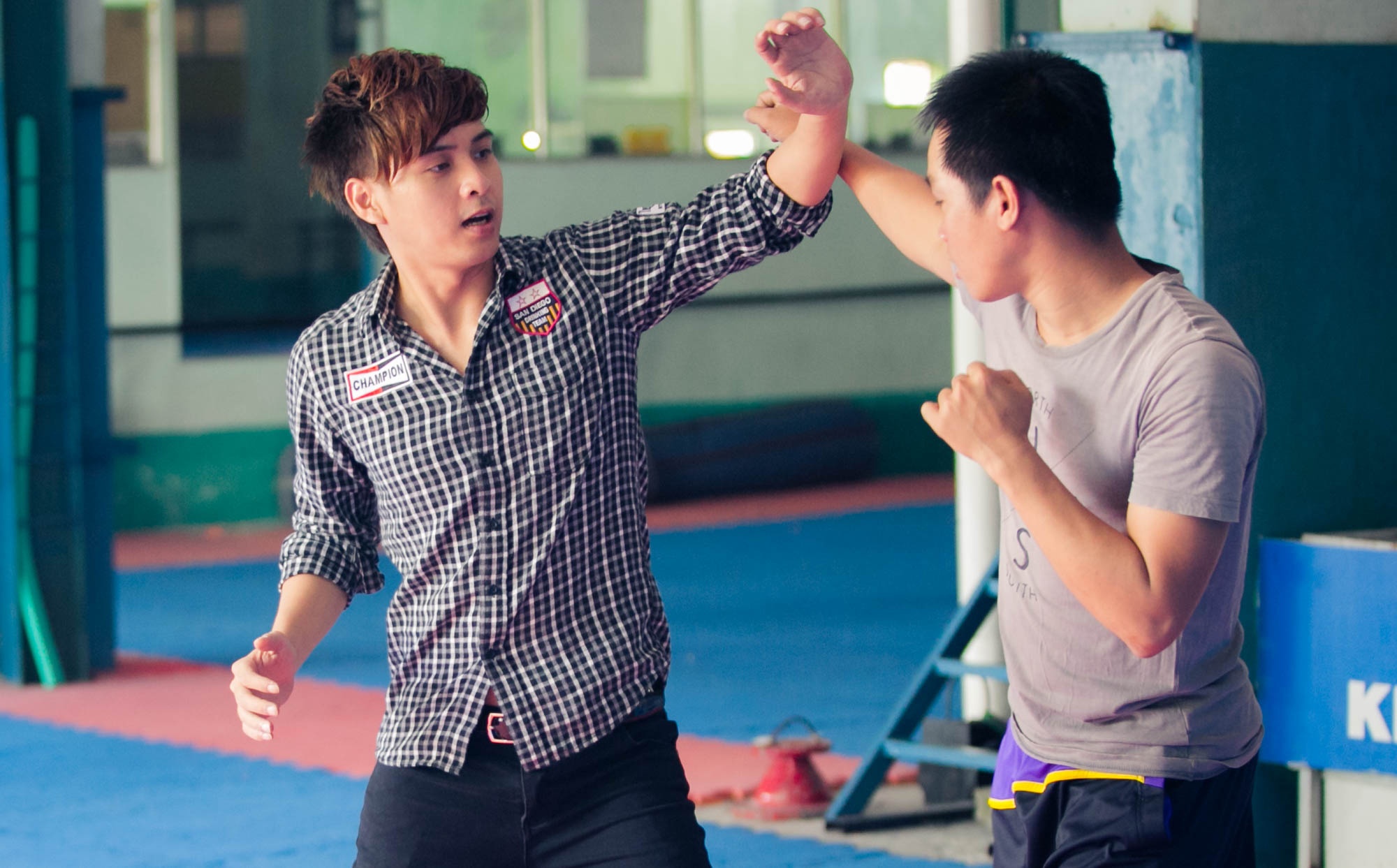 Ho Quang Hieu vat va tap vo hinh anh