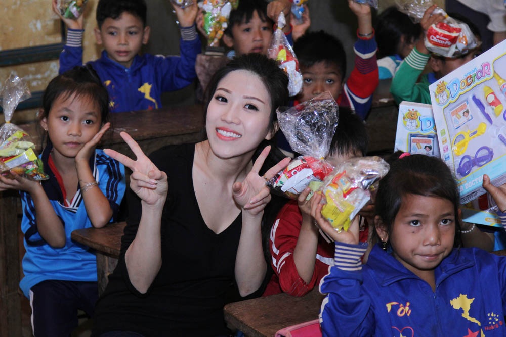 Trang Phap bo nhieu show Tet de di tu thien hinh anh