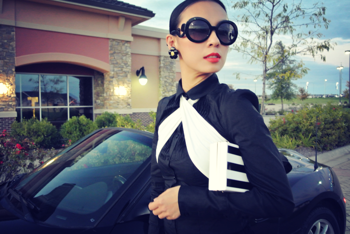 MC Huyen Ny chuong mot dien bra ngoai hinh anh