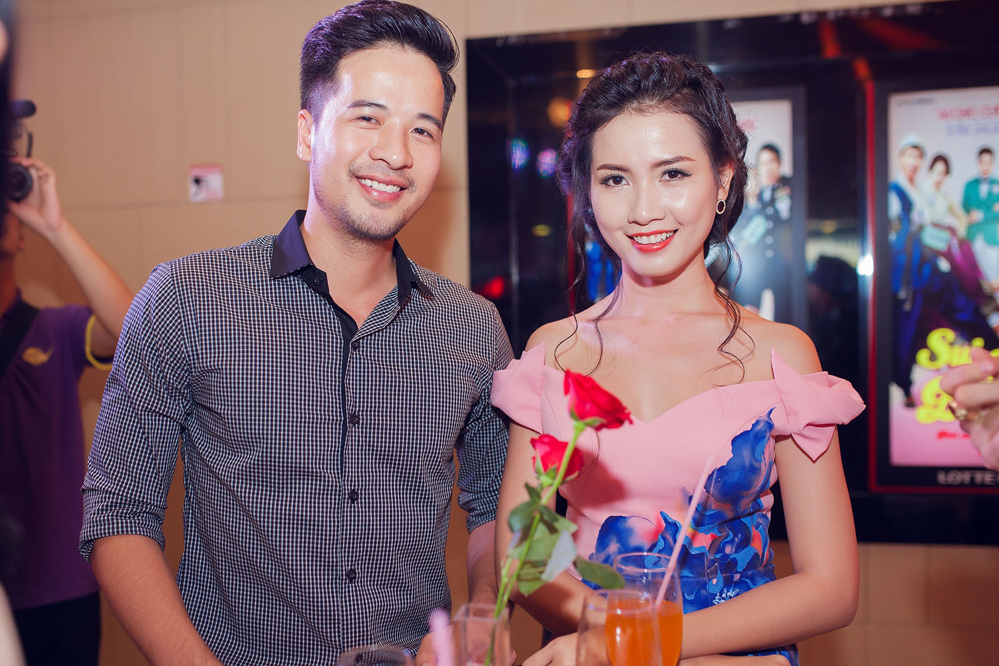 Đoàn Thành Tài rủ người đẹp Phan Thị Mơ đi xem phim chung.