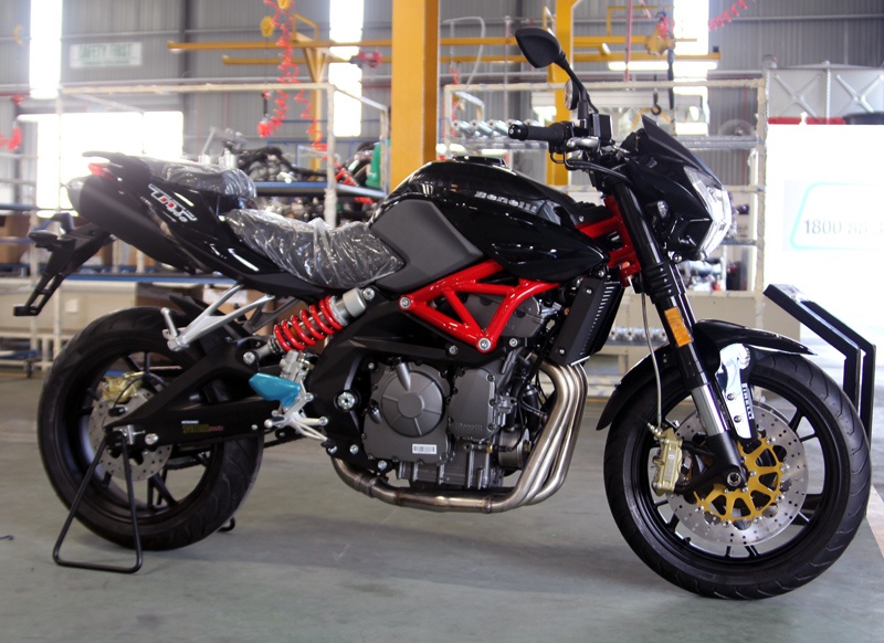 Anh thuc te mo to 600 phan khoi Benelli TNT600 tai Viet Nam hinh anh