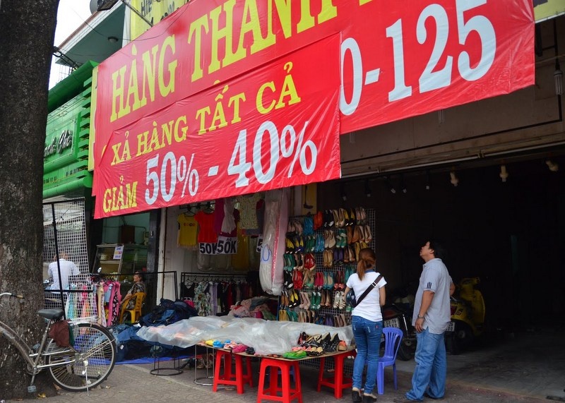 Hang thoi trang giam gia manh o Sai Gon hinh anh