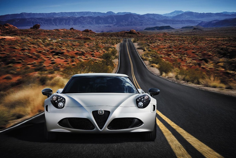 Alfa Romeo 4C - coupe moi den tu Italy hinh anh
